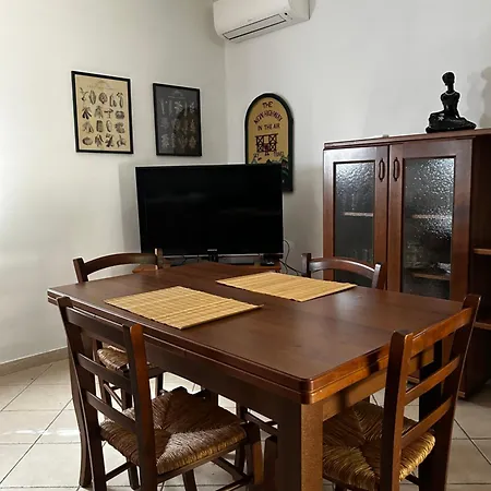 Casa Di Maria Teresa アパート イーモラ